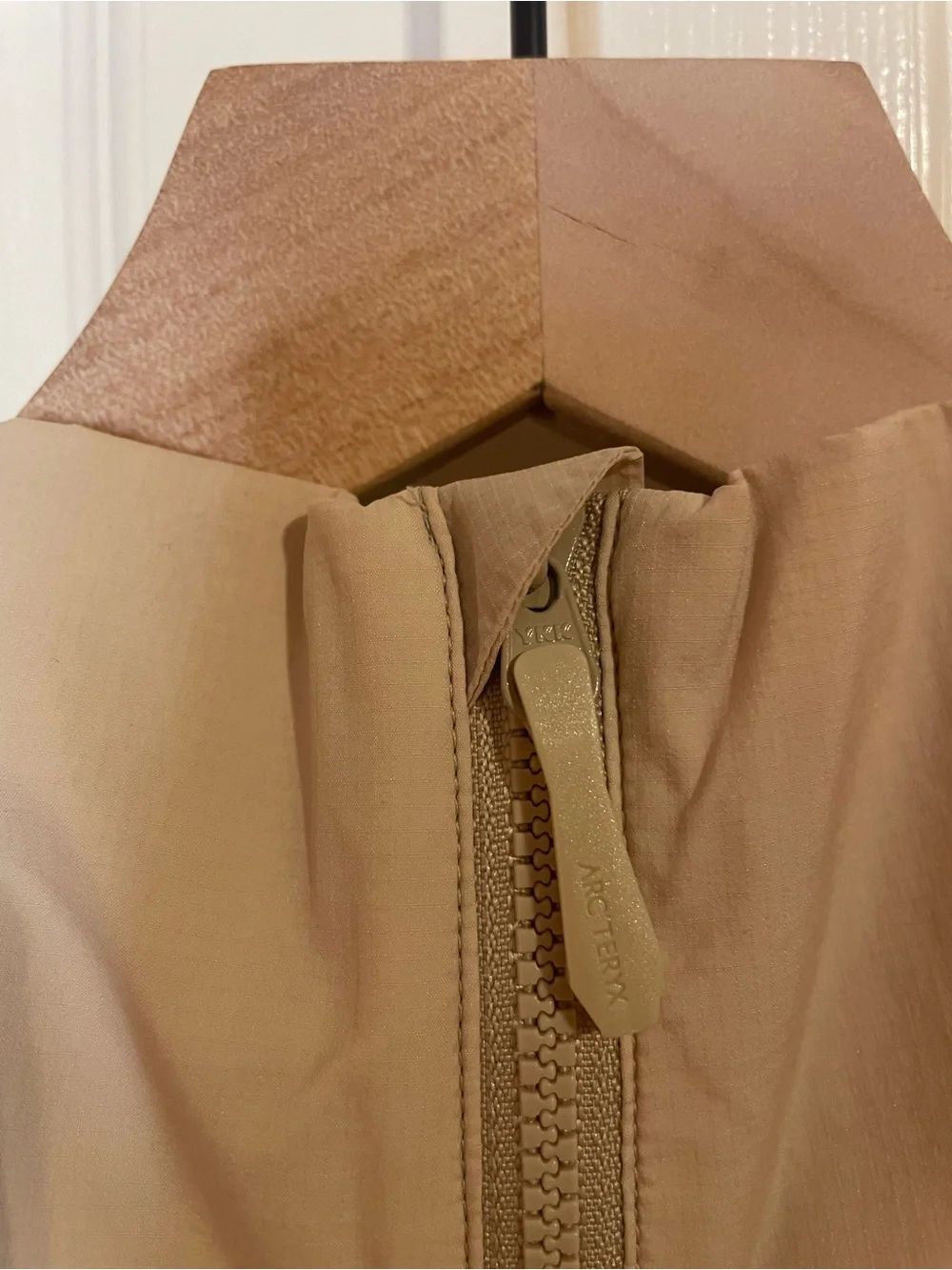 Arcteryx brand arc’teryx